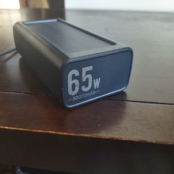 Solar Power Bank, 50000mAh 65W USB C Laptop Smartphone Phone Portable Charger Battery