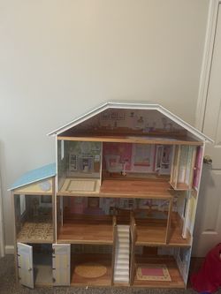 Doll House With Furniture 