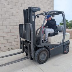 2017 Crown C5 Propane Forklift – Low Hours – 20FT Lift – Side Shift