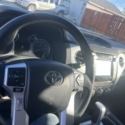 2015 4x4 Toyota Tundra and canopy