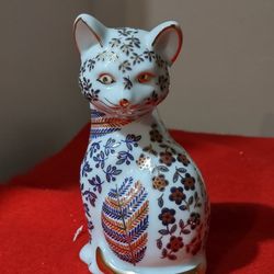 Vintage Japanese Imari Paperweight Cat Shaped, Similar to Royal Crown Derby Style 5”