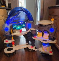 Imaginext DC Batman Cave