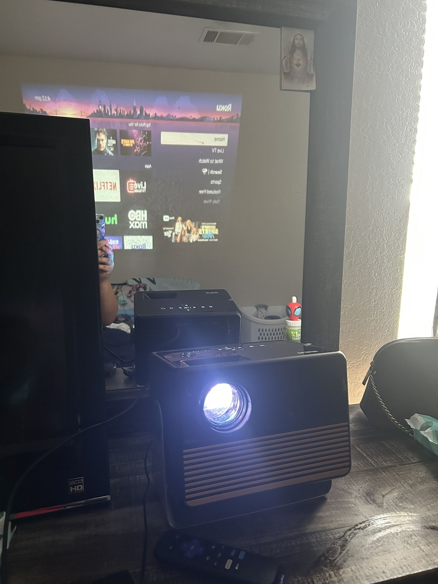 RCA ROKU SMART STREAMING PROJECTOR