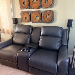 Living Spaces* * BRIDGET GRAY POWER ROLN LOVESEAT  