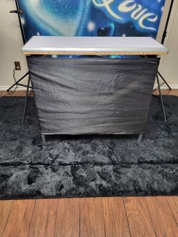 Portable folding bar table