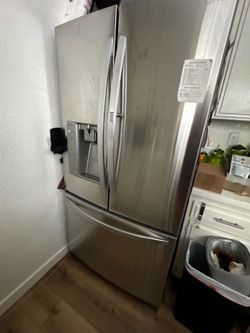 LG French Door Refrigerator – $250 ASAP