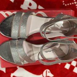 Nina Low Heel Silver Metallic Sandals 