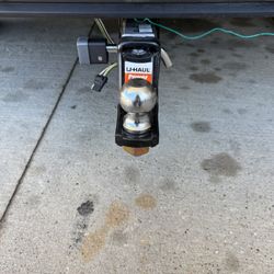 Universal Ball And Lock And Hitch 