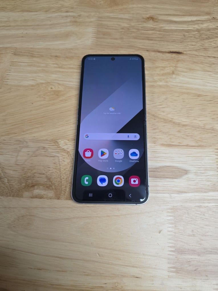 Like New Samsung Flip 6***256gb*** TMOBILE _ METRO Pcs