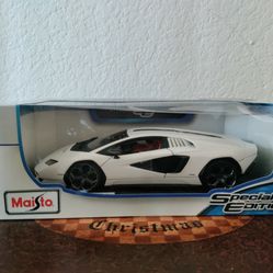 // Lamborghini Countach LPI 800-4 - Maisto die-cast 1:18 \\