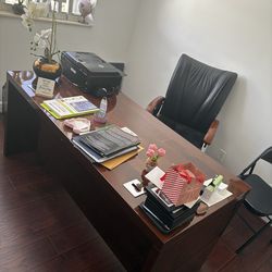 Wooden Office table mint condition