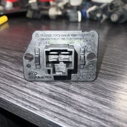 11-16 HYUNDAI ELANTRA BLOWER MOTOR RESISTOR OEM SEDAN