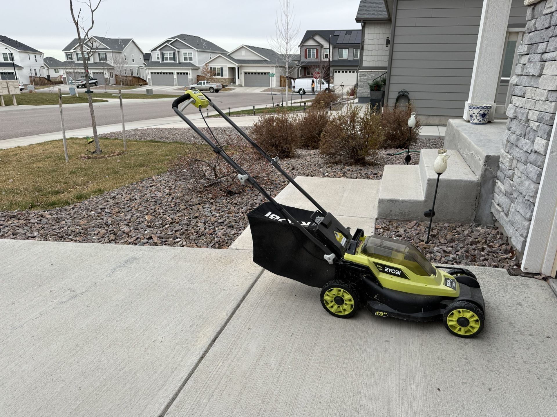 RYOBI ONE+ 18V 13 in. Cordless Battery  Lawn Mower