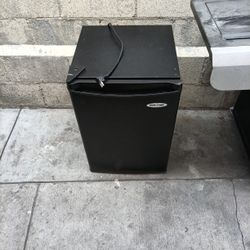 Mini Fridge 