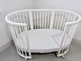 Stokke Sleepi Crib V2 (White)-portable/convertible.