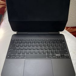 iPad Pro 13 Inch Magic Keyboard 
