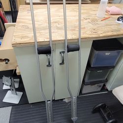 Used Adult Aluminum Crutches - 300 lb Capacity