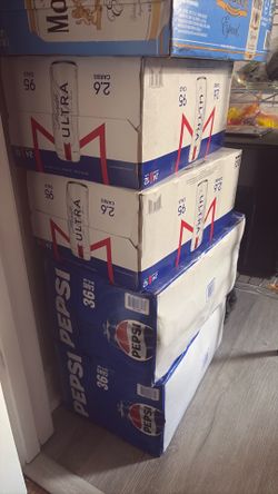 Cajas de refresco y cervezas ( cada una)