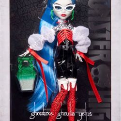 Mattel Monster High Ghouluxe Ghoulia Yelps Doll