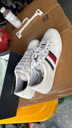 Tommy Hilfiger shoe size 10
