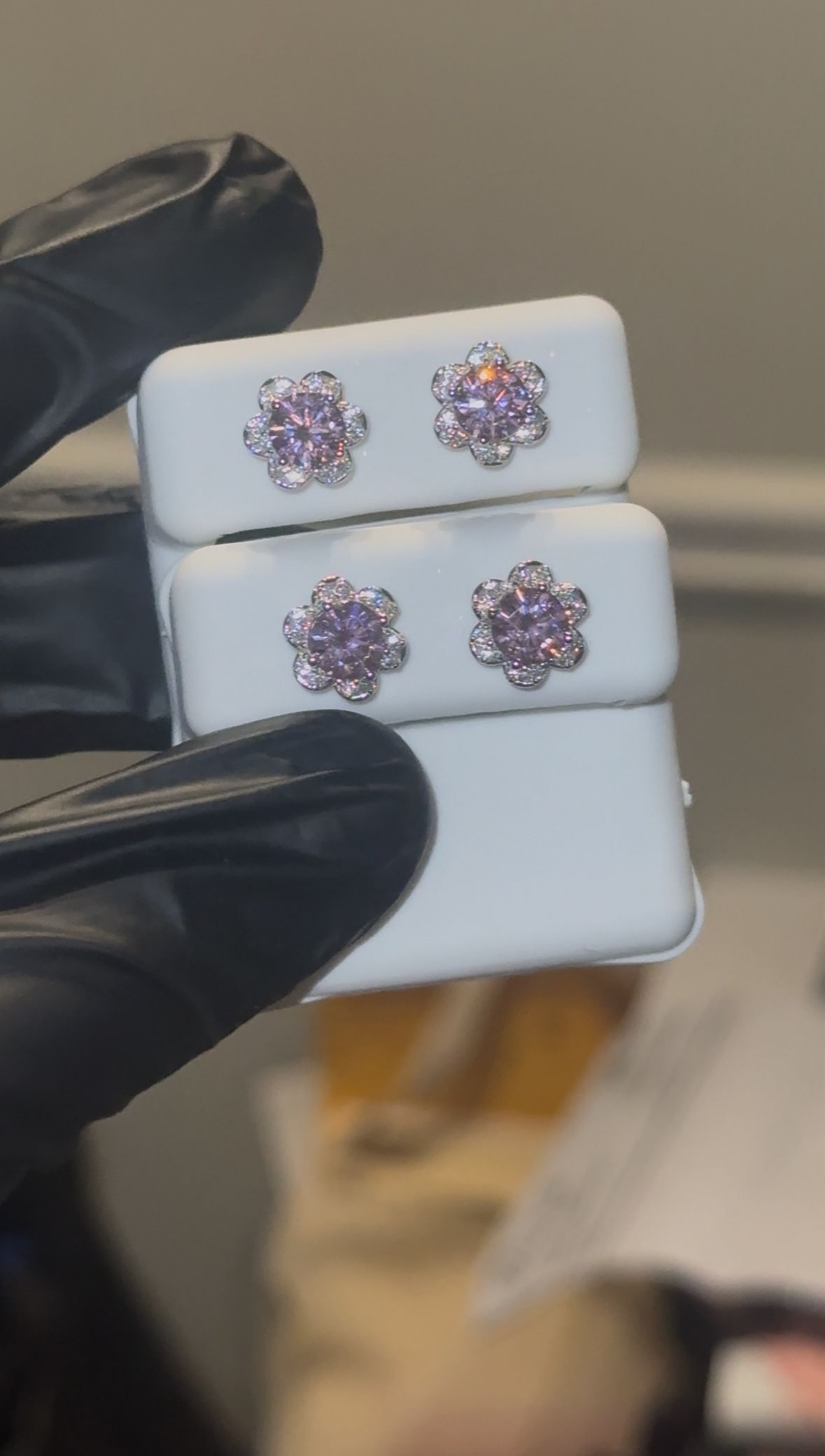 Cotton Candy VVS1 Moissanite Clarity passes Diamond tester