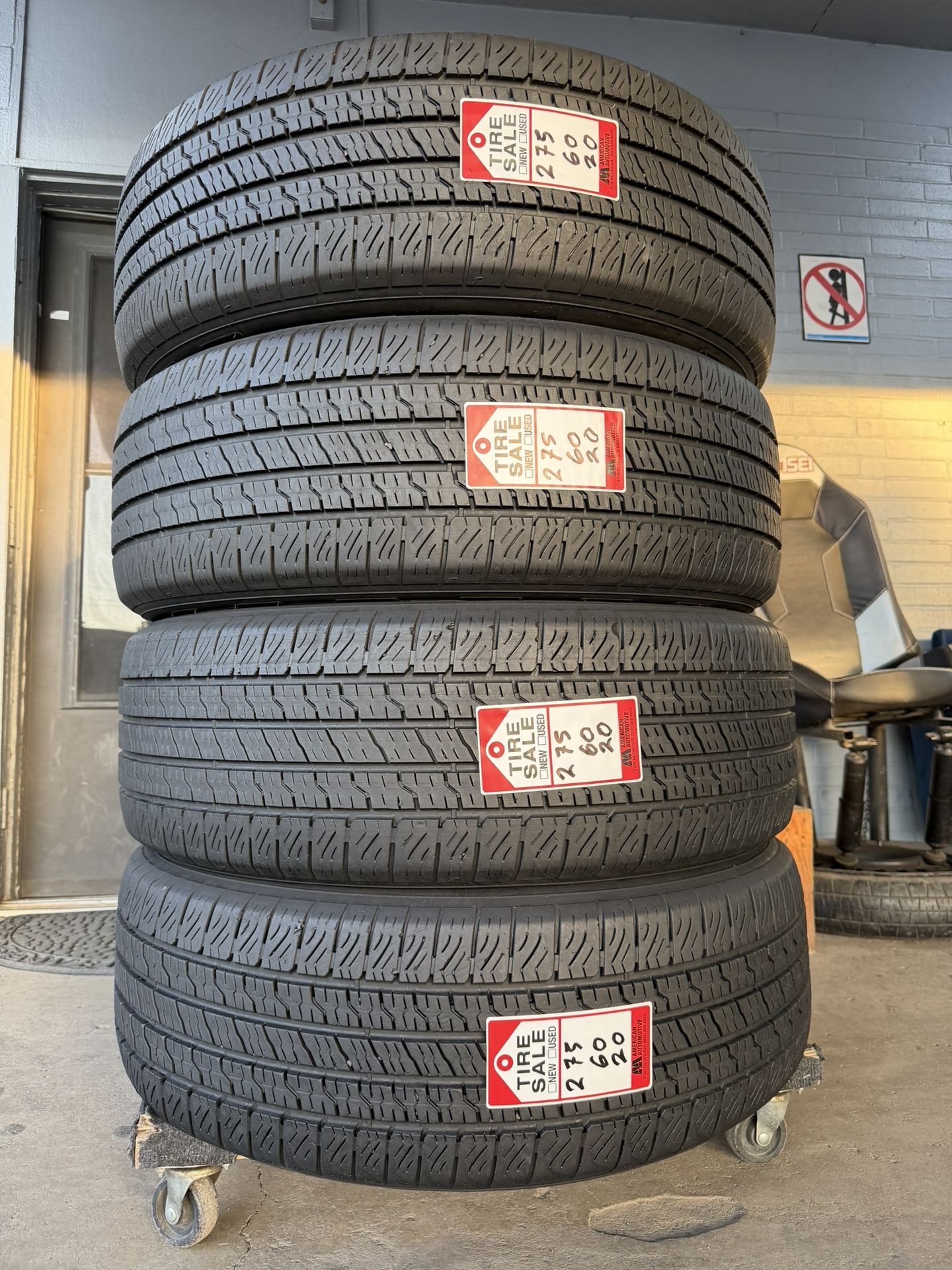 Set 275/60/20 Goodyear Wrangler Like New.