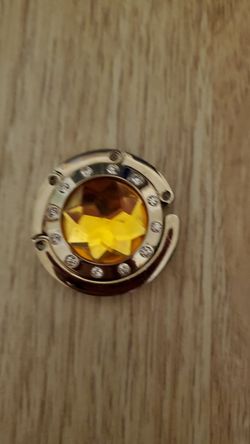 Plastic gem in the middle