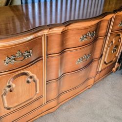 Bassett  Vintage French Provincial or Louis XV Style Buffet/Dresser