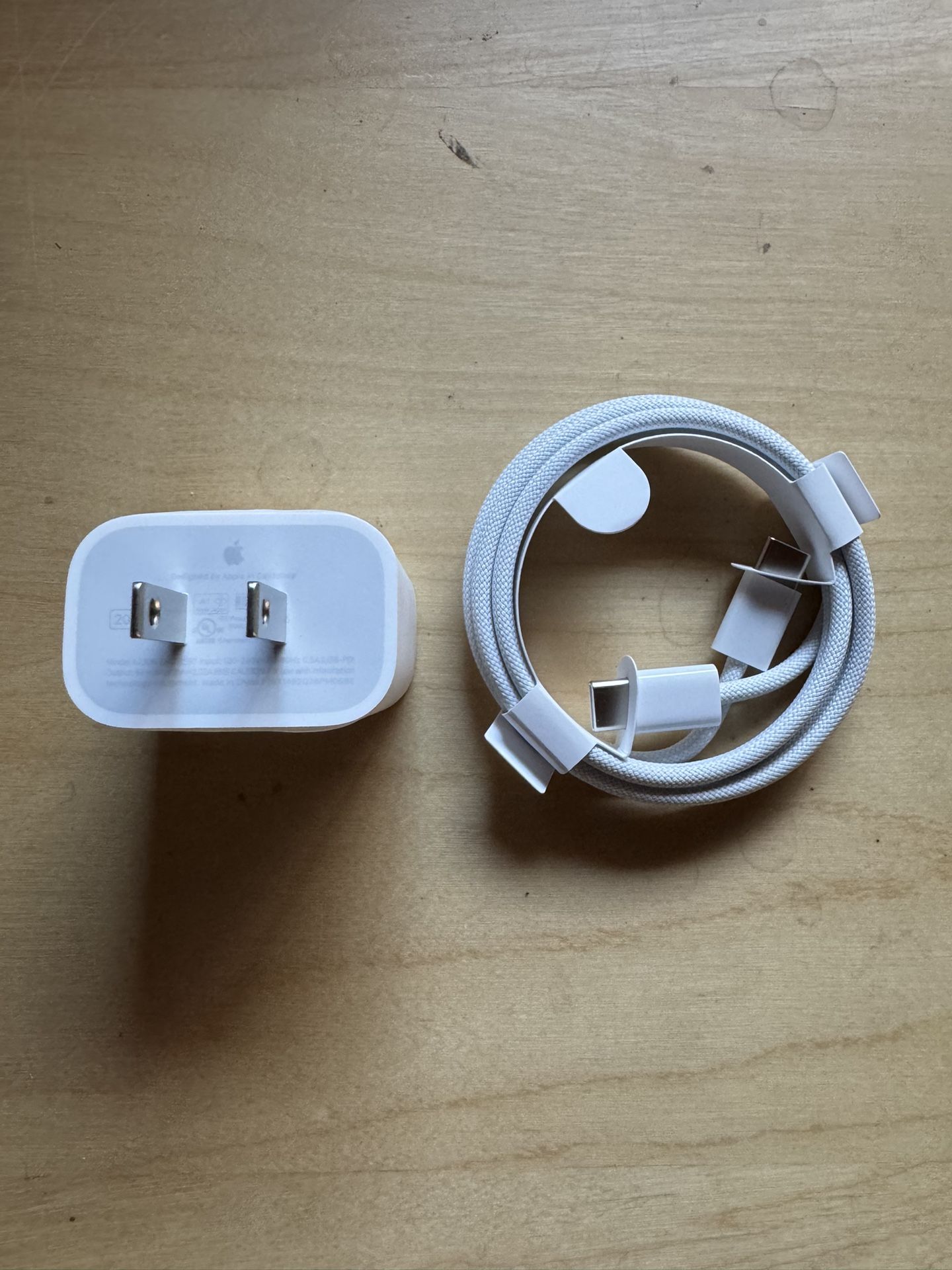 iPhones Fast Charging 20W And Cable USB -C