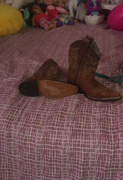 Boys Mexico boots size 12