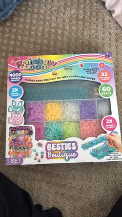 Arts and crafts bracelet kit with charms