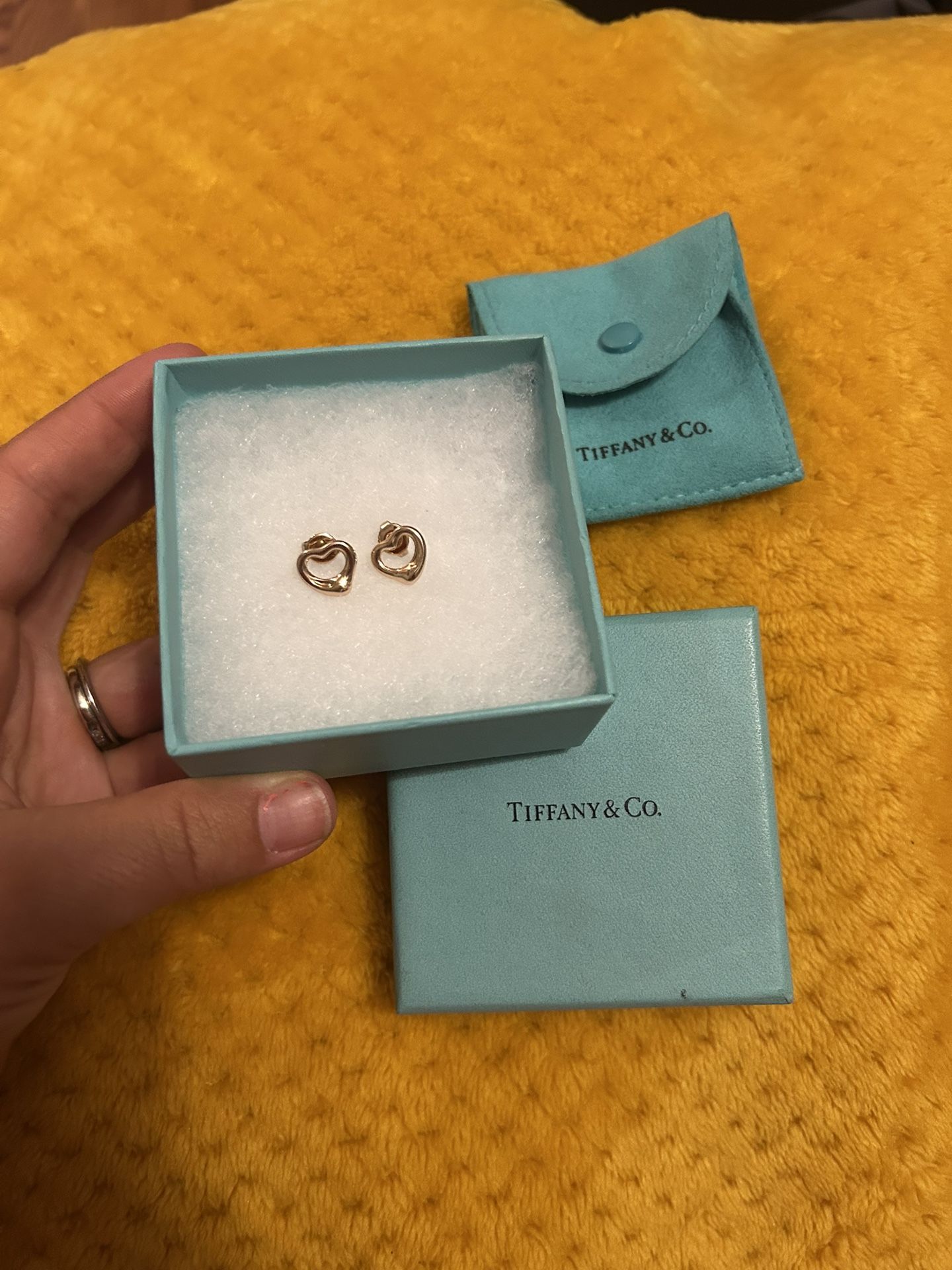 Tiffany & Co Elsa Peretti Open Heart Earrings 18k