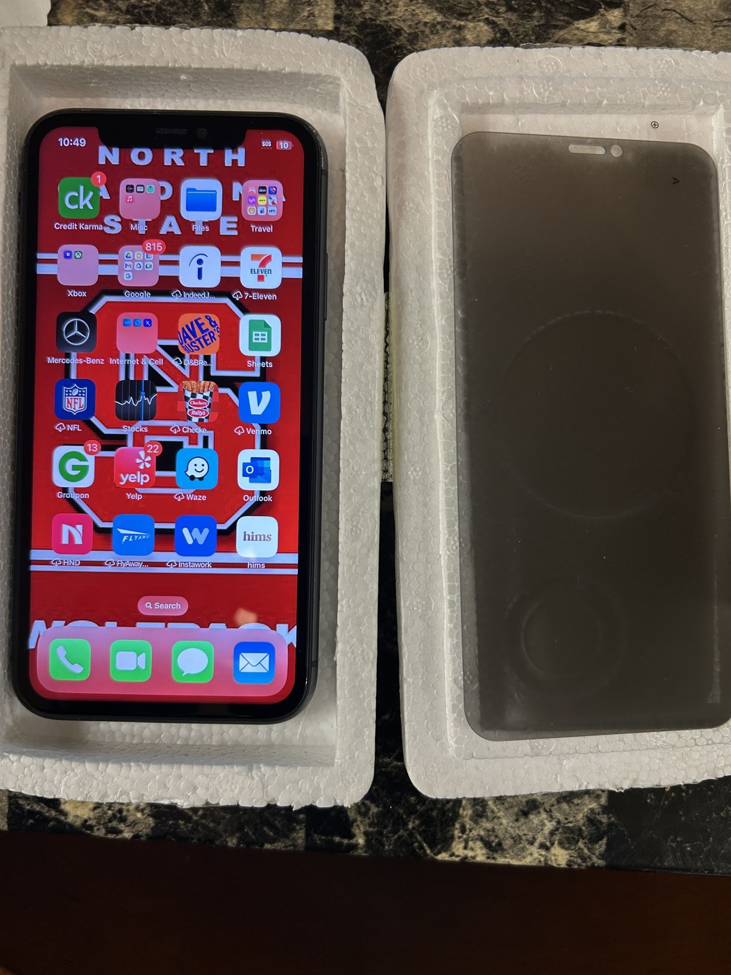 iPhone 11 ( Unlocked) $225