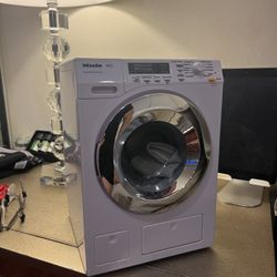 Miele Washing Machine (toy)