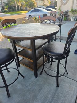 Dining room table