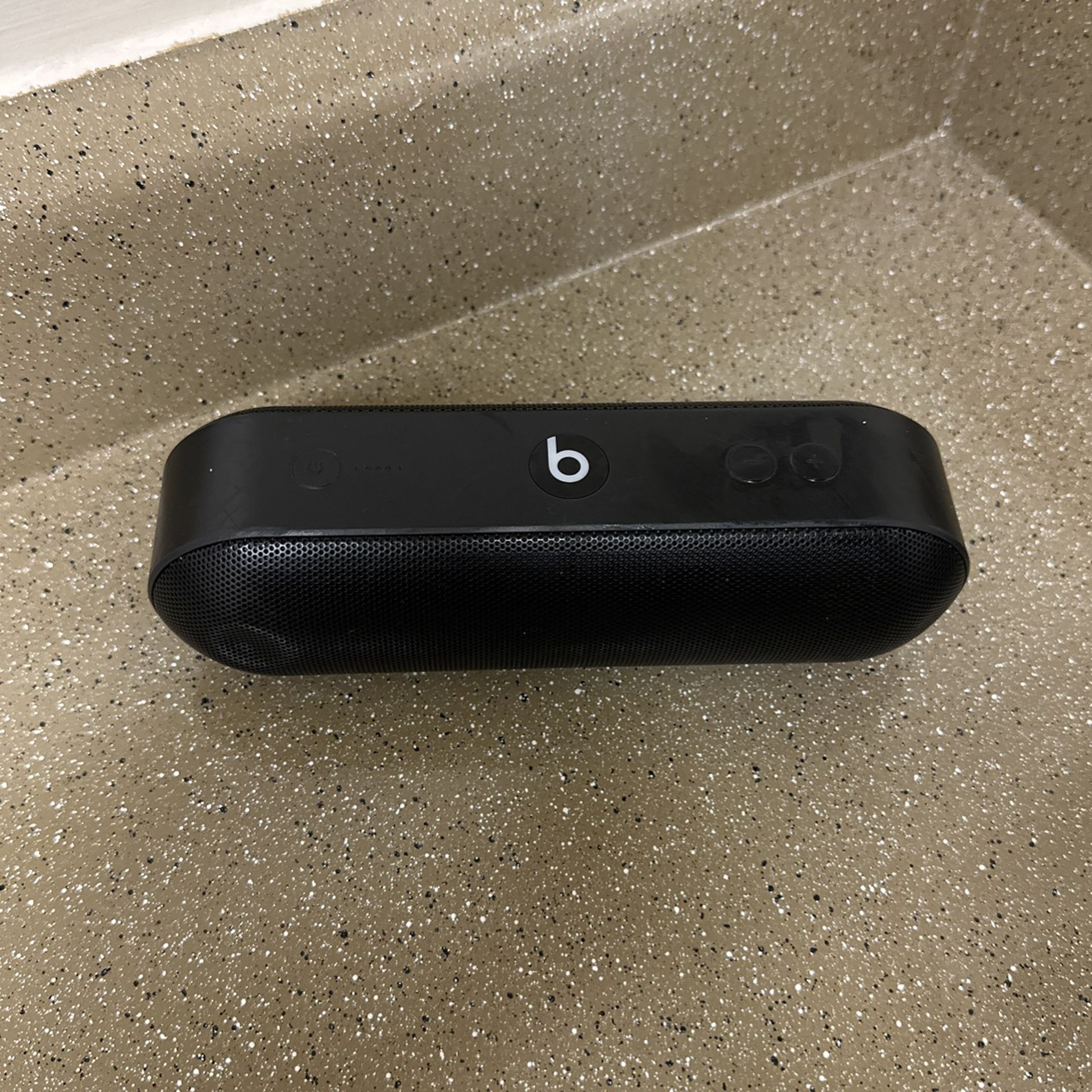 Beats Pill + 