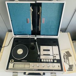 Vintage Crown Boombox Record Player Phonograph Turntable Radio