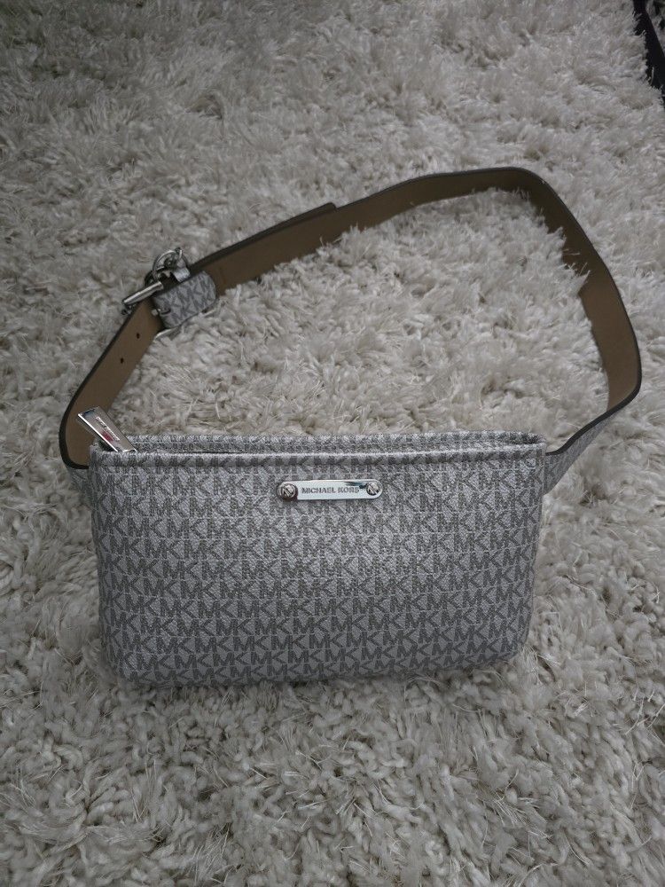 Beutiful Michael Kors Monogram Adjustable Belt Bag Purse
