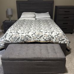 Queen bedroom set