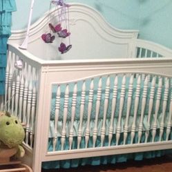 Stanley Young America Crib - White with Spindles - Read Description