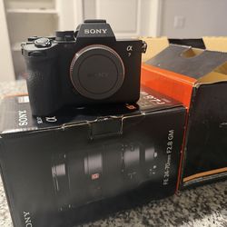 ALPHA 7 IV MIRRORLESS CAMERA - BODY with SONY 24-70MM F/2.8 G MASTER FE
