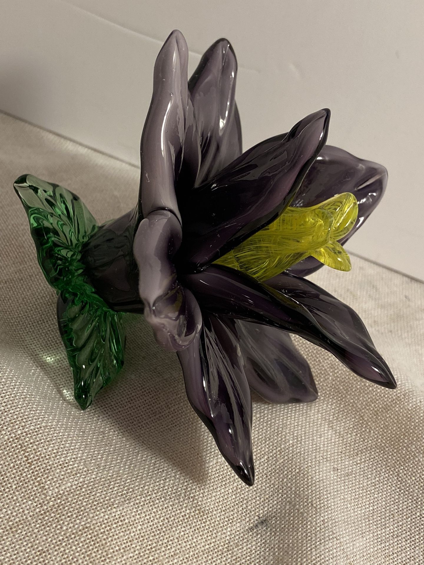 Vintage Purple Glass Flower Sculpture floral figurine purple daffodil top 90s