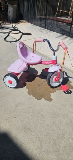 Radio Flyer Pink Kids Tricycle