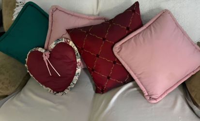 Set Of 5 cute throw pillows cushions