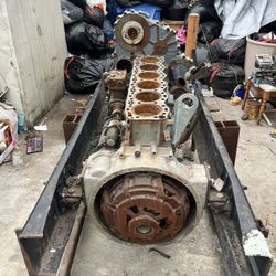 FREE Heavy-Duty Diesel Truck Engine – Must Pick Up with Equipment