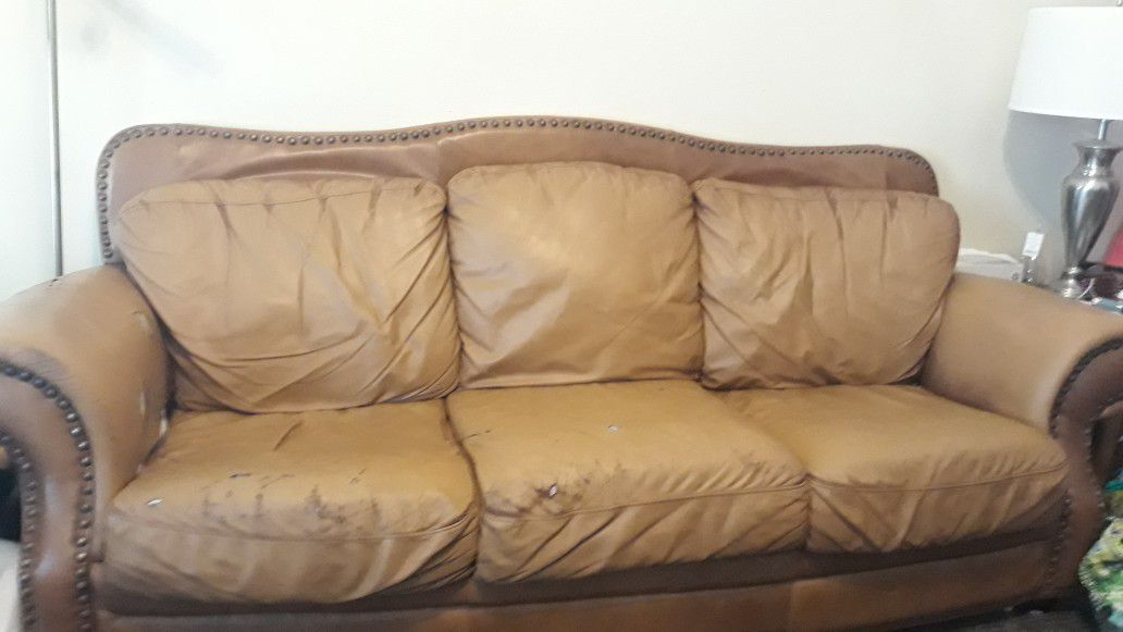 ***FREE LEATHER COUCH/SOFA