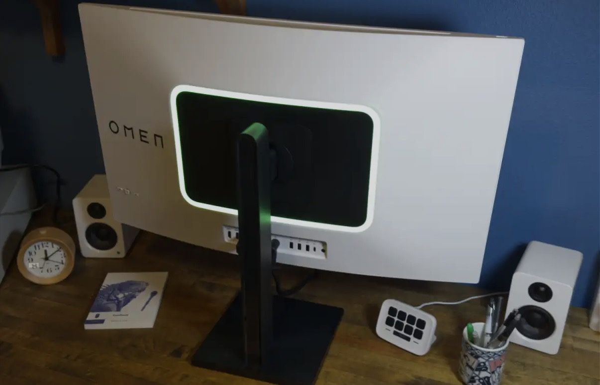 HP OMEN Transcend 31.5” QD-OLED 4K 240Hz Gaming Monitor – Like New 