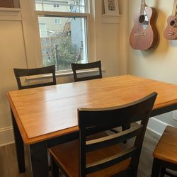 Dining Table w/ Leaf + 8 Matching Chairs!