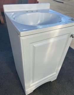 18” BATHROOM VANITY NEW