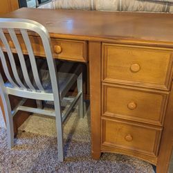 Small Size Desk With Chair